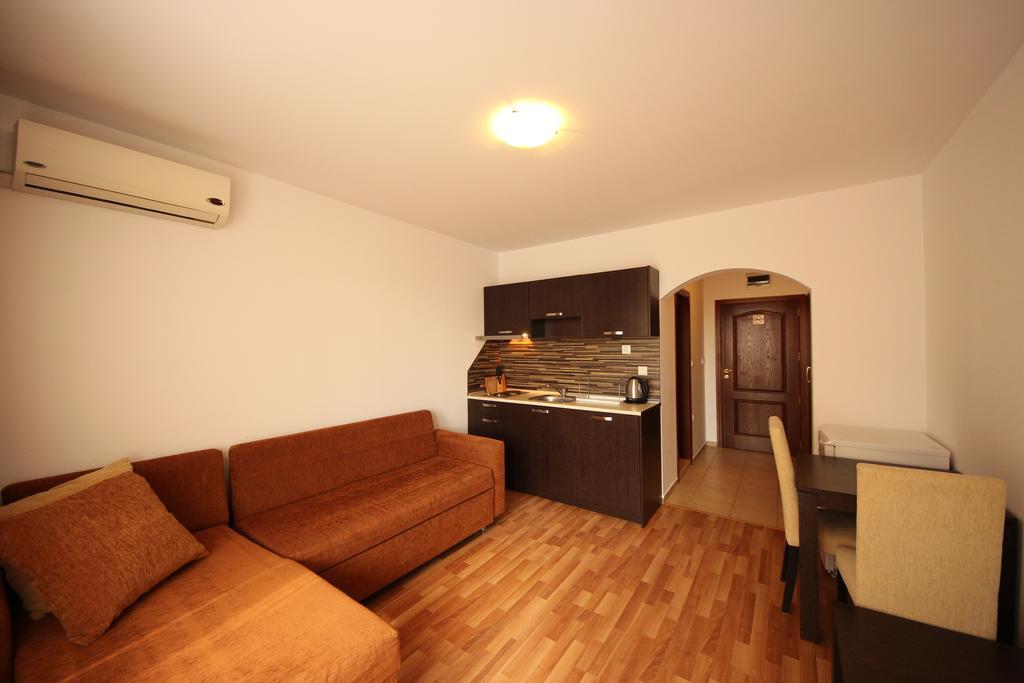 Menada Diamant Apartments Slăntjev Brjag Rum bild