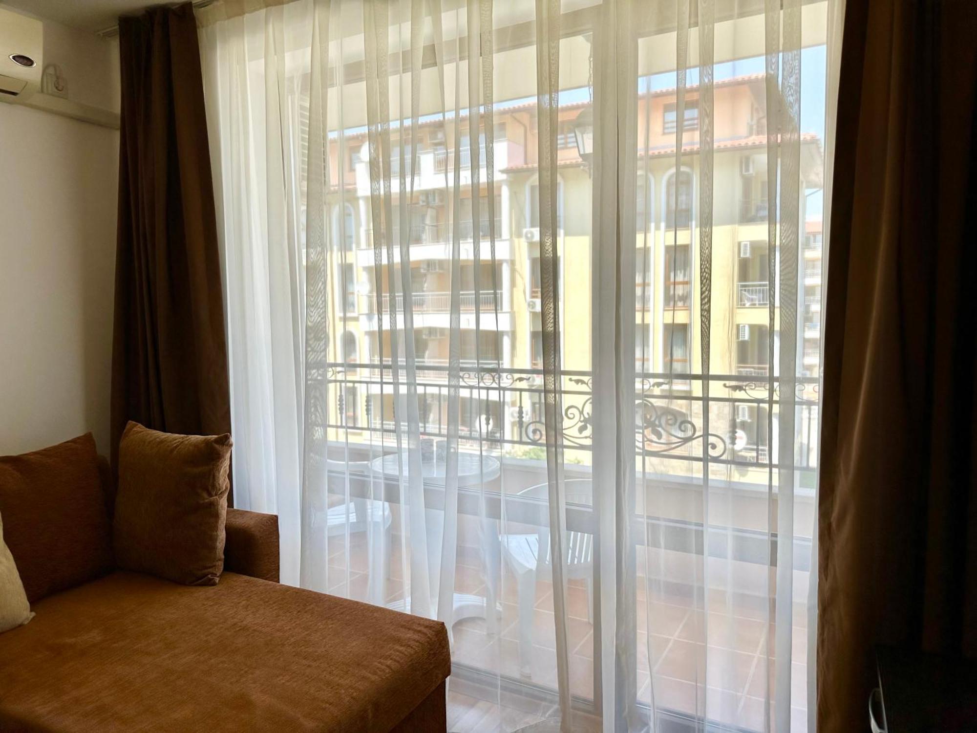 Menada Diamant Apartments Slăntjev Brjag Rum bild