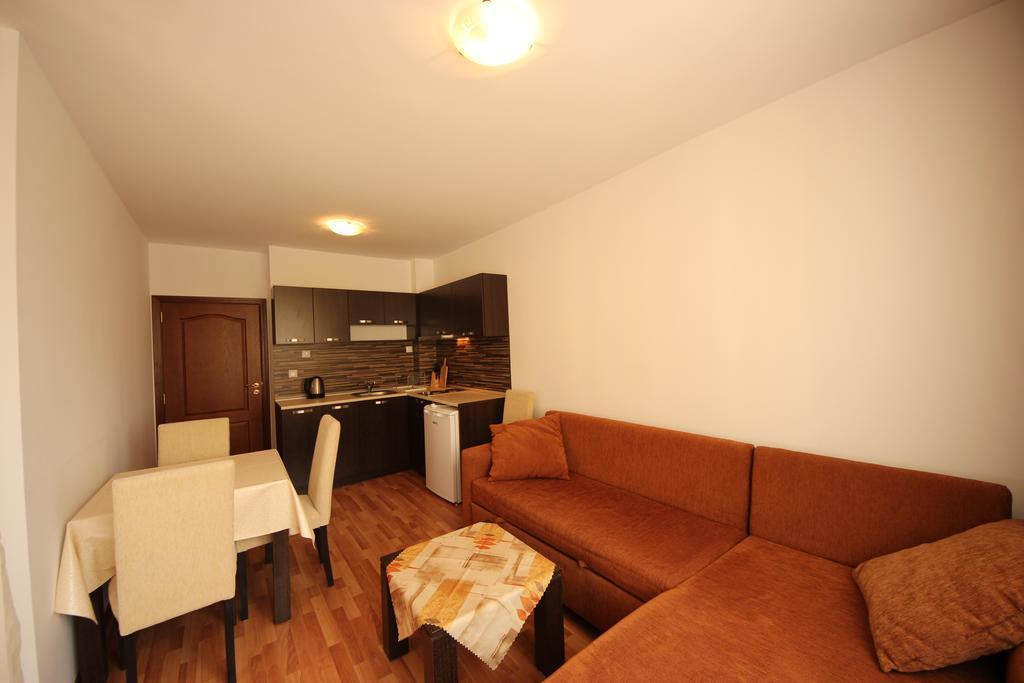 Menada Diamant Apartments Slăntjev Brjag Rum bild